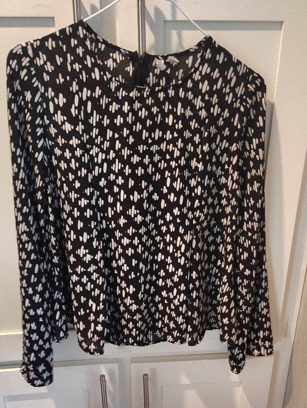 Cato Black and White Abstract-Print Long Sleeve Top